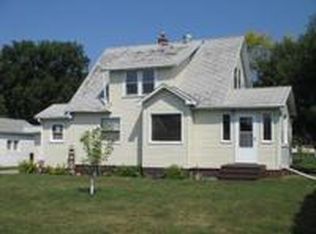 406 Elm Ave, Wyndmere, ND 58081