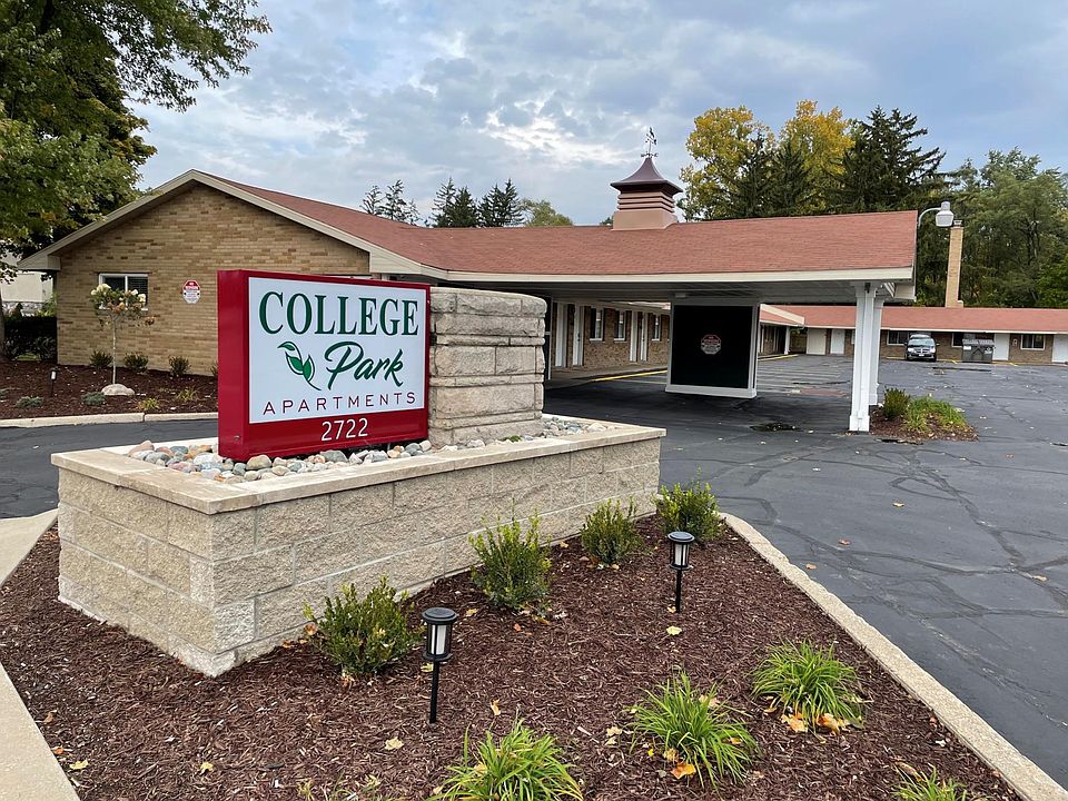 Entrance to property
