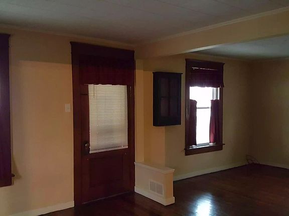 5th image of 249 W Jackson St