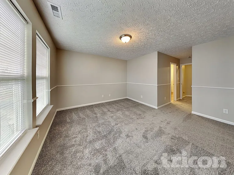4468 Connaught East Dr — Photo 7