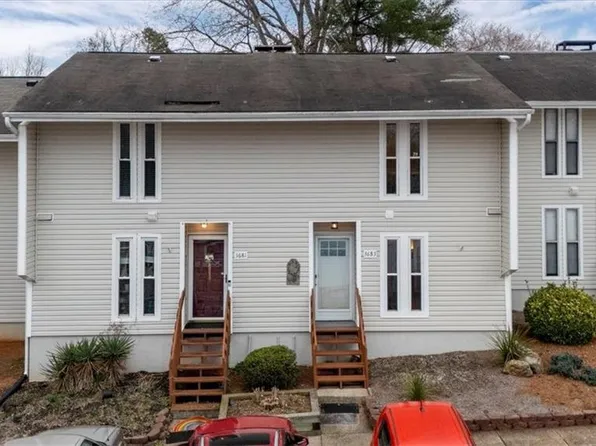 3683 Heathrow Dr, Winston Salem, NC 27127