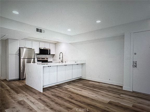 2nd image of 750 N Kings Rd APT 105