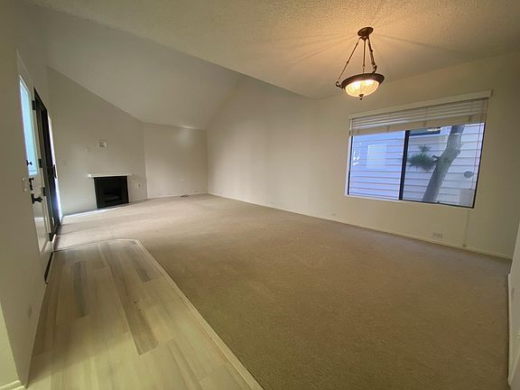 3rd image of 435 Goldenrod Ave Unit A