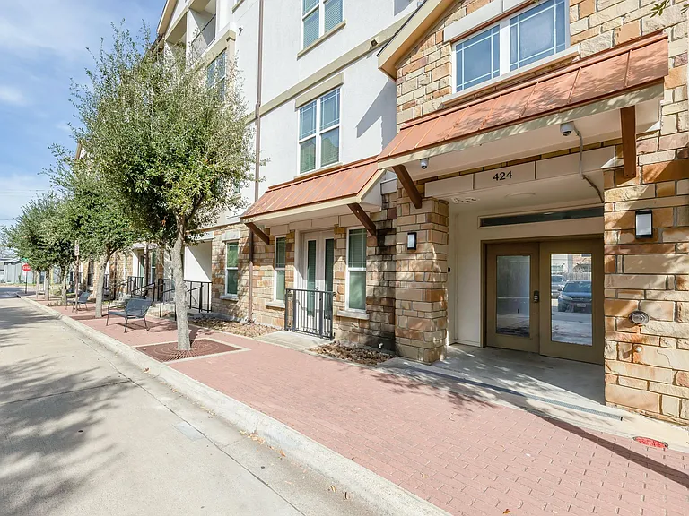 Northgate Proper — Photo 5