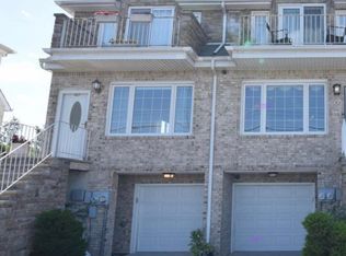427 Father Capodanno Blvd, Staten Island, NY 10305