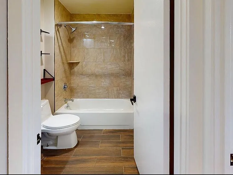 2301 Cherry St #4M — Photo 11