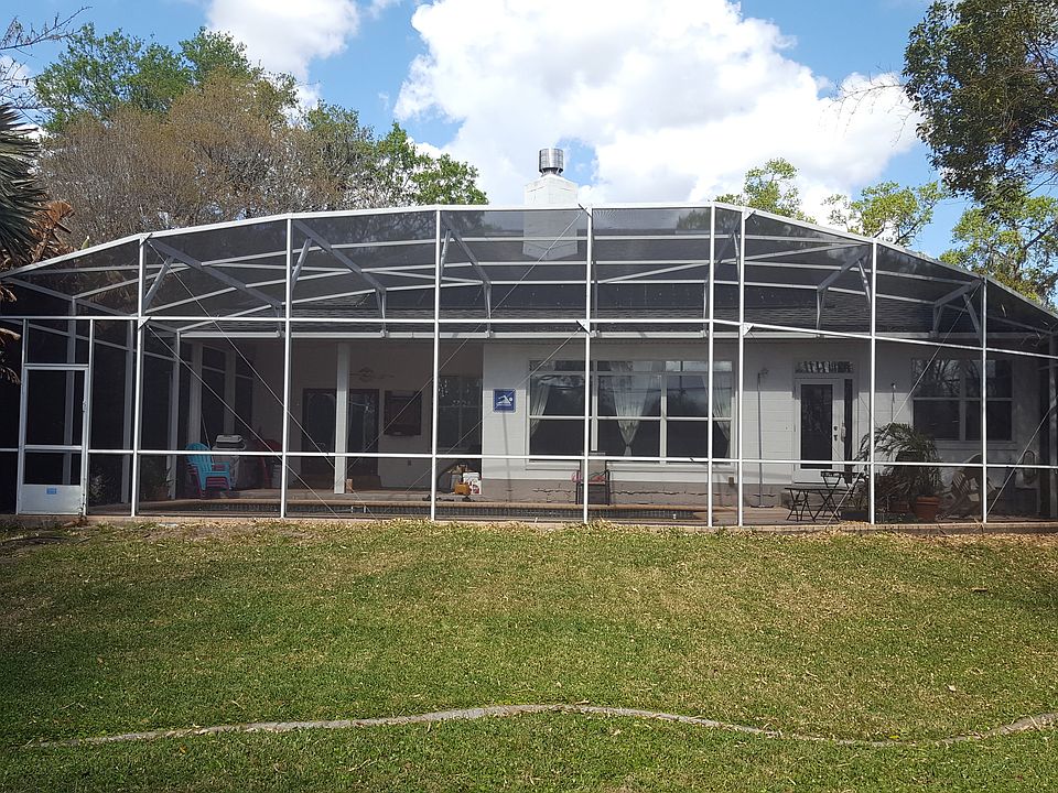 1st image of 135 Lake Dr
