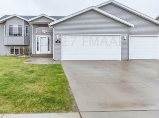 926 Parkway Dr, West Fargo, ND 58078