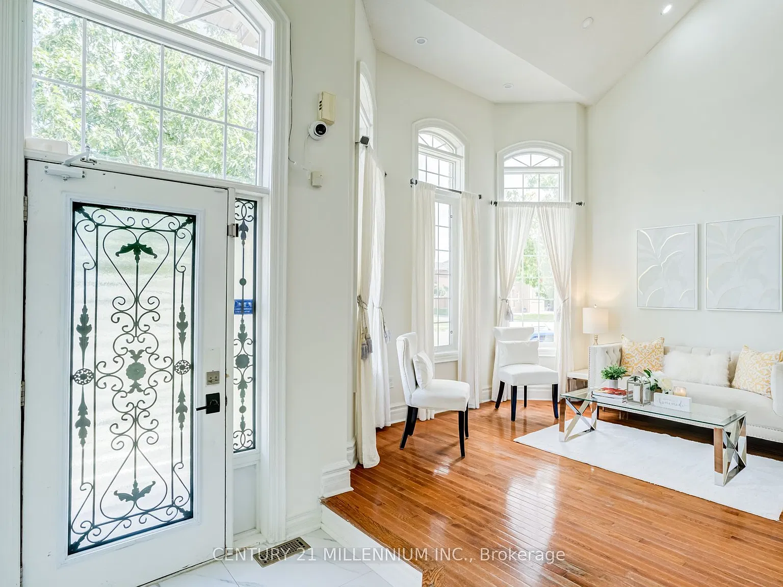 4 bed, $3,200 — Photo 3