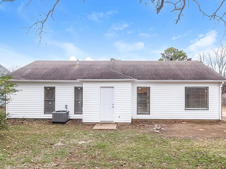 3925 Birchshade Cv — Photo 16