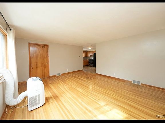 4th image of 48 Beechwood Pl #2