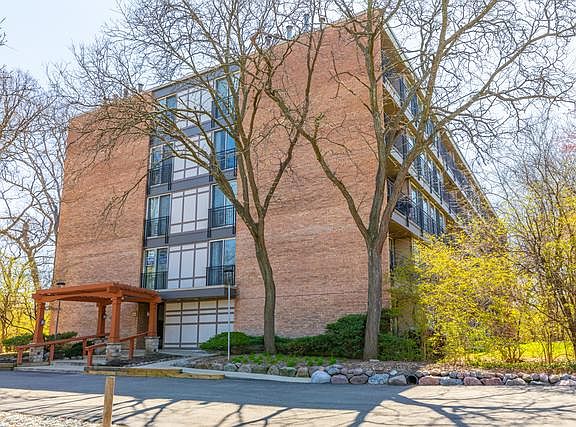 2nd image of 5820 Oakwood Dr Unit 4B