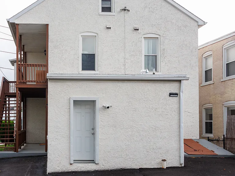 578 Broad St #1 — Photo 16