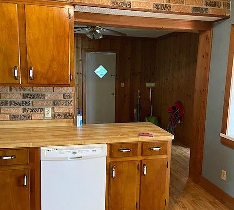 4th image of 4820 Algonac Ave