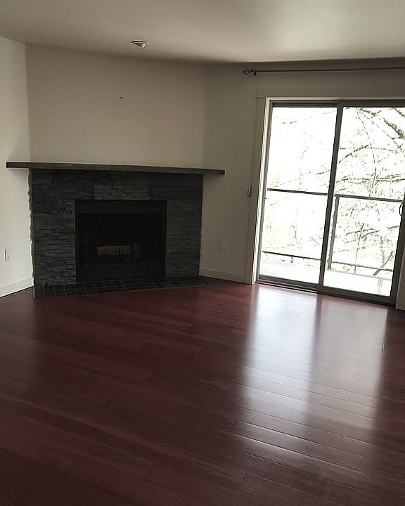 1st image of 15291 NE 82nd St Unit 202