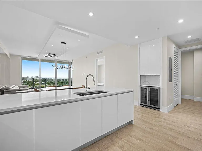 220 Lake Shore Dr #917 — Photo 5