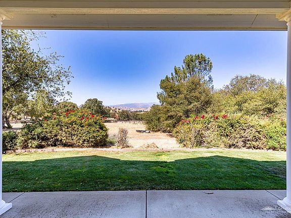5th image of 28774 Valley Oak Rd