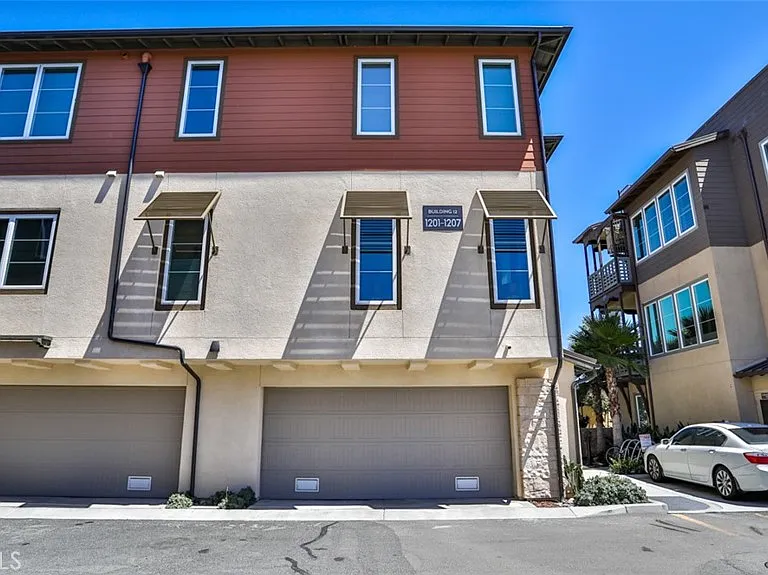 1207 Doheny Way — Photo 43