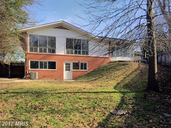 4th image of 10002 Blackthorn Ct