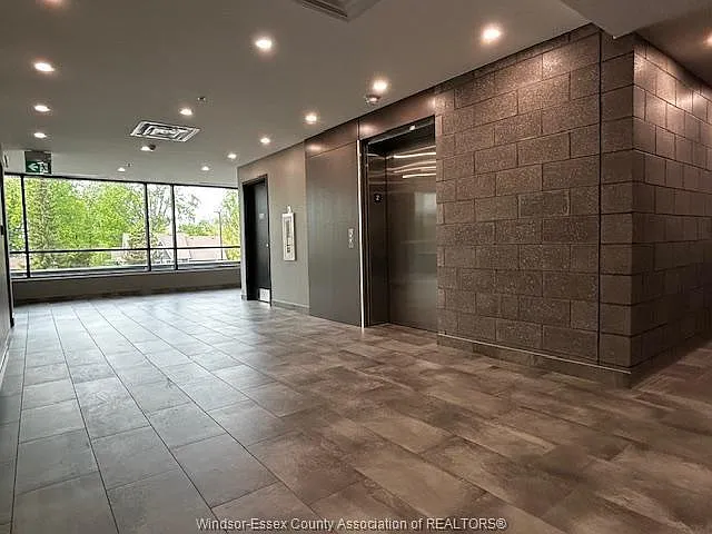 140 Main St E #203 — Photo 10