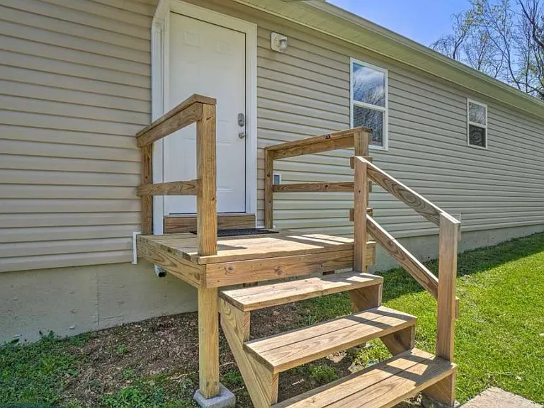 922 Renfrow St — Photo 22