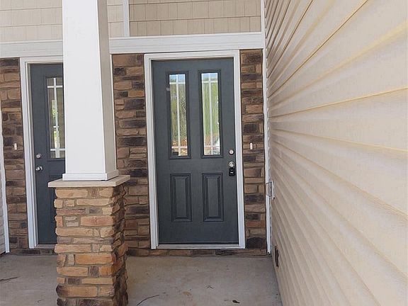 3rd image of 109 Woodsbrook Pl
