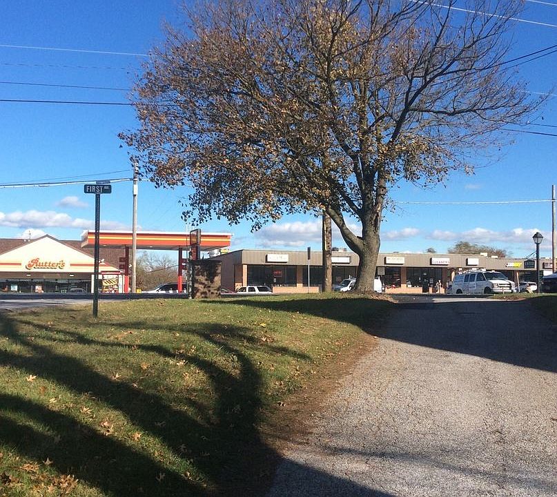 2nd image of 2340 Carlisle Rd