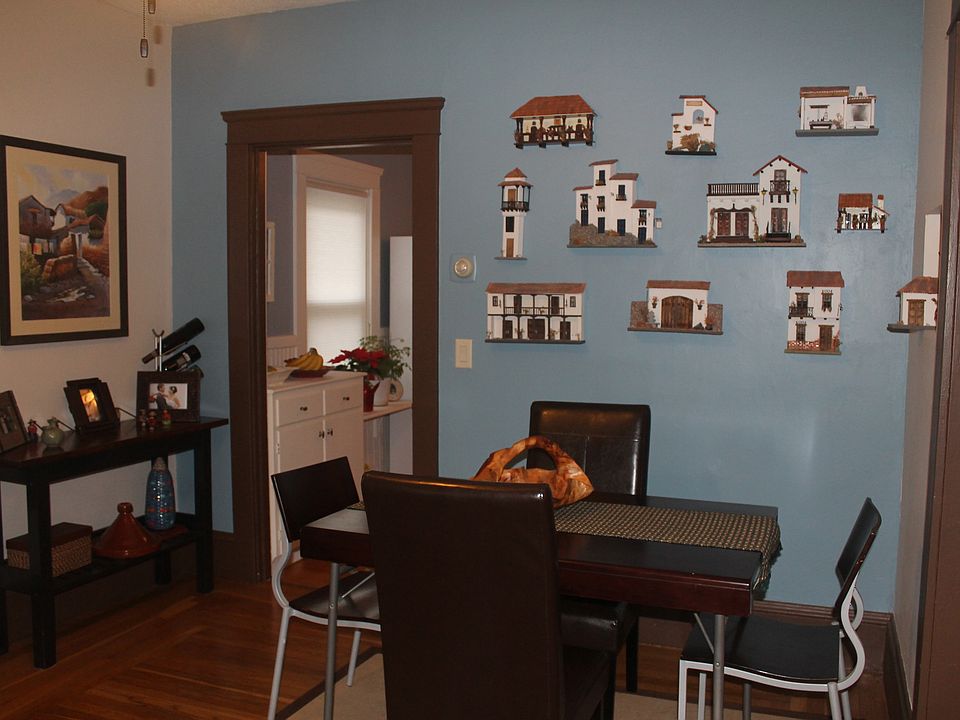 Entry Parlor