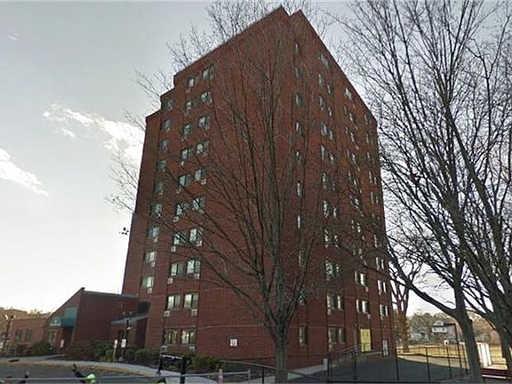 2nd image of 585 Norman St