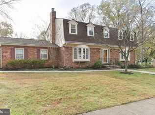 1017 Aponi Rd SE, Vienna, VA 22180