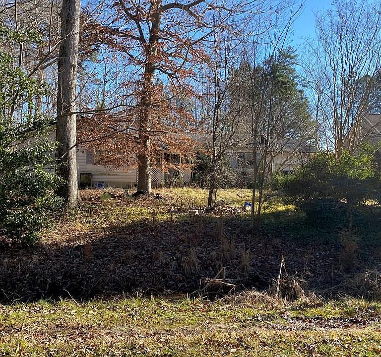2nd image of 148 Rowland Creek Rd