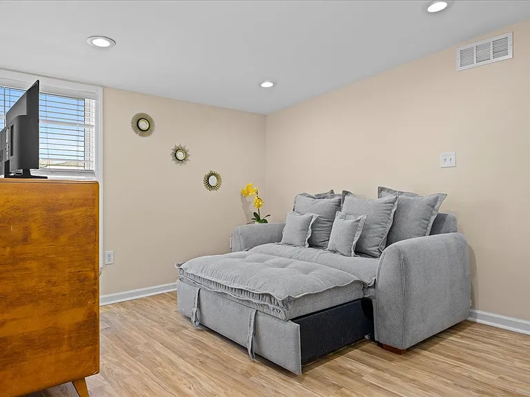 5123 Ventnor Ave #B — Photo 49
