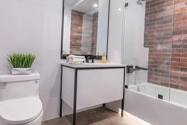 Rented by The KCI Group | media 99