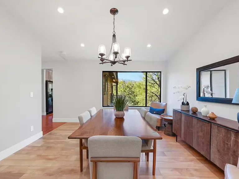 1806 Phillips Cir #1 — Photo 8