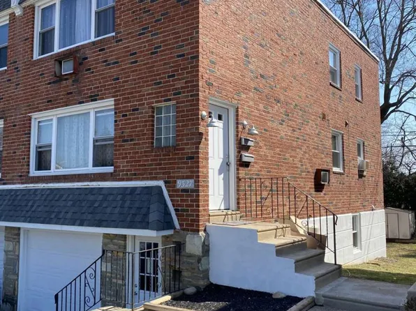 9327 Walker St, Philadelphia, PA 19114