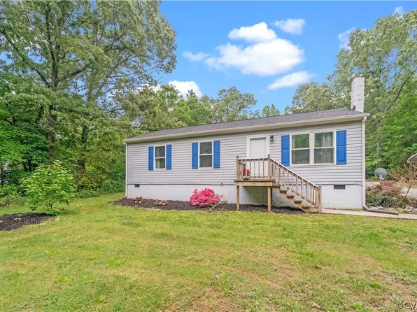 15151 Little Patrick Rd, Amelia Court House, VA 23002