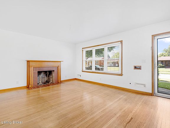 4th image of 2813 Pomeroy Dr