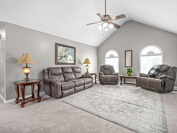 5th image of 220 Trey Ct