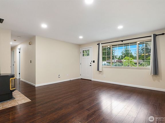 5th image of 13218 208 Drive SE
