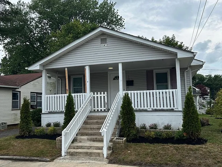 425 Drummond Ave — Photo 1