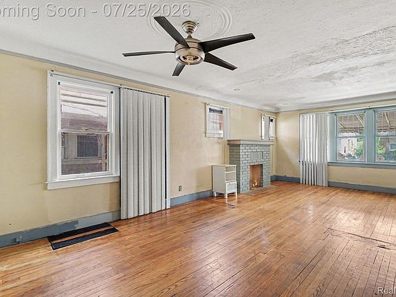 3rd image of 15781 Northlawn St