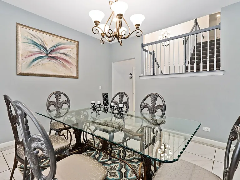 520 N Veterans Pkwy — Photo 19