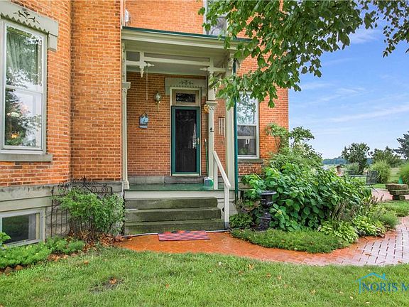 5th image of 324 N Main St
