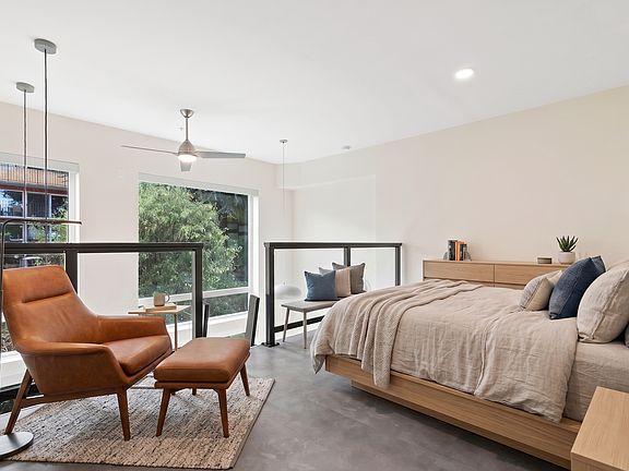 4th image of 736 Bellevue Pl E #513
