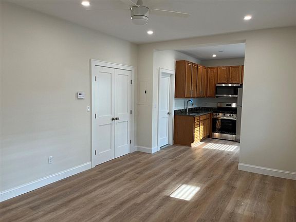 5th image of 11 S Eckar St APT 1