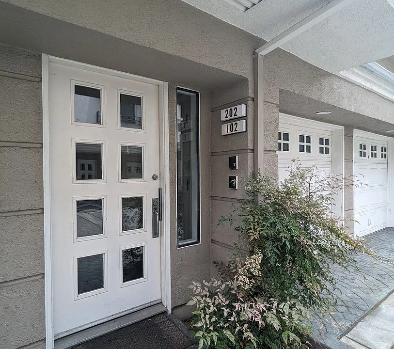 470 Navaro Way #202