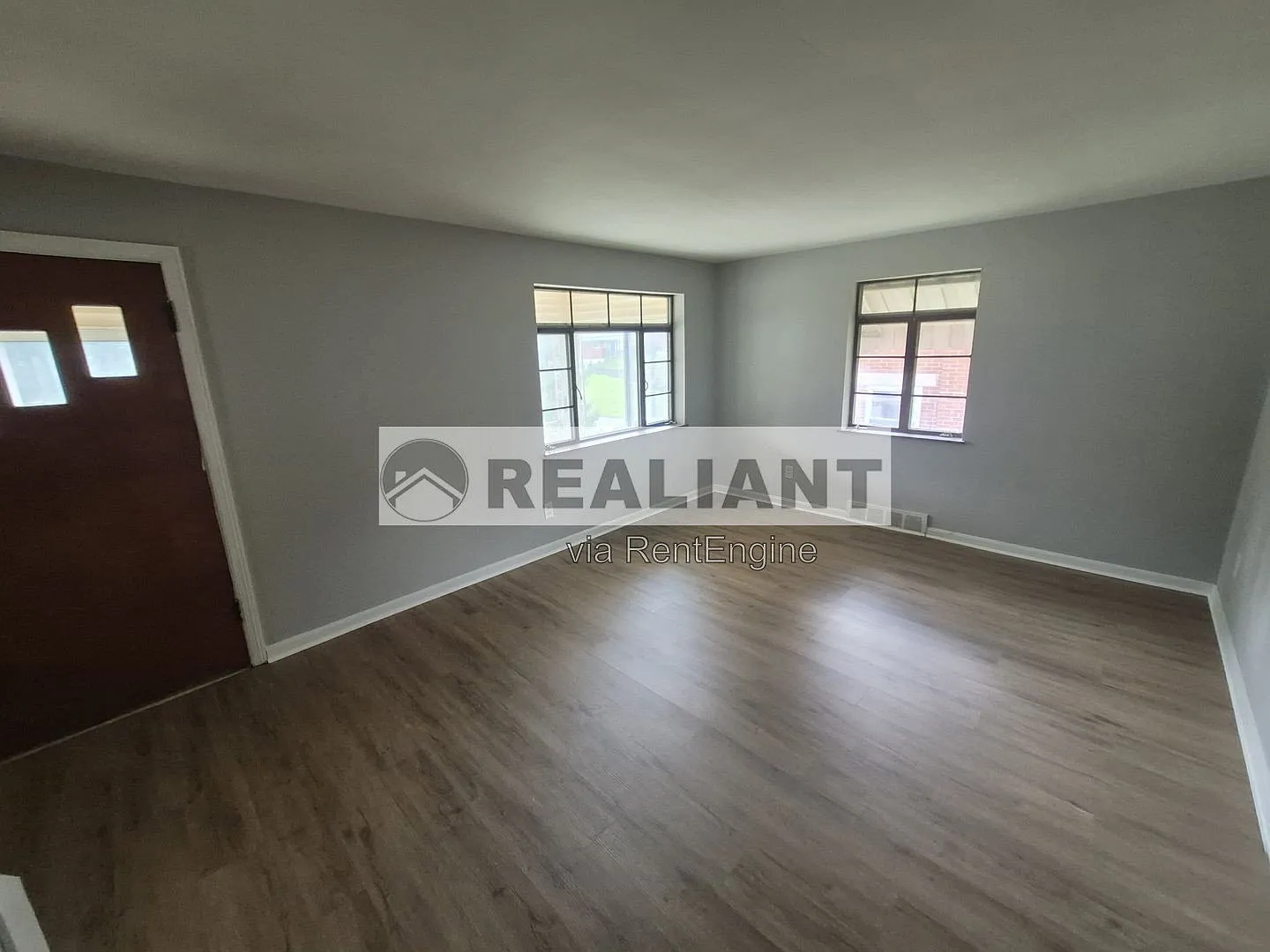 3 bed, 1.0 bath, 1328 sqft, $1,595 — Photo 3