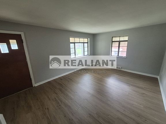 3rd image of 501 Hallam Ave