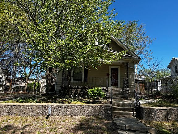 2nd image of 2206 W 48th St