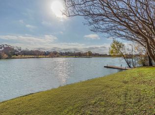 520 Lakeshore Dr, Ennis, TX 75119